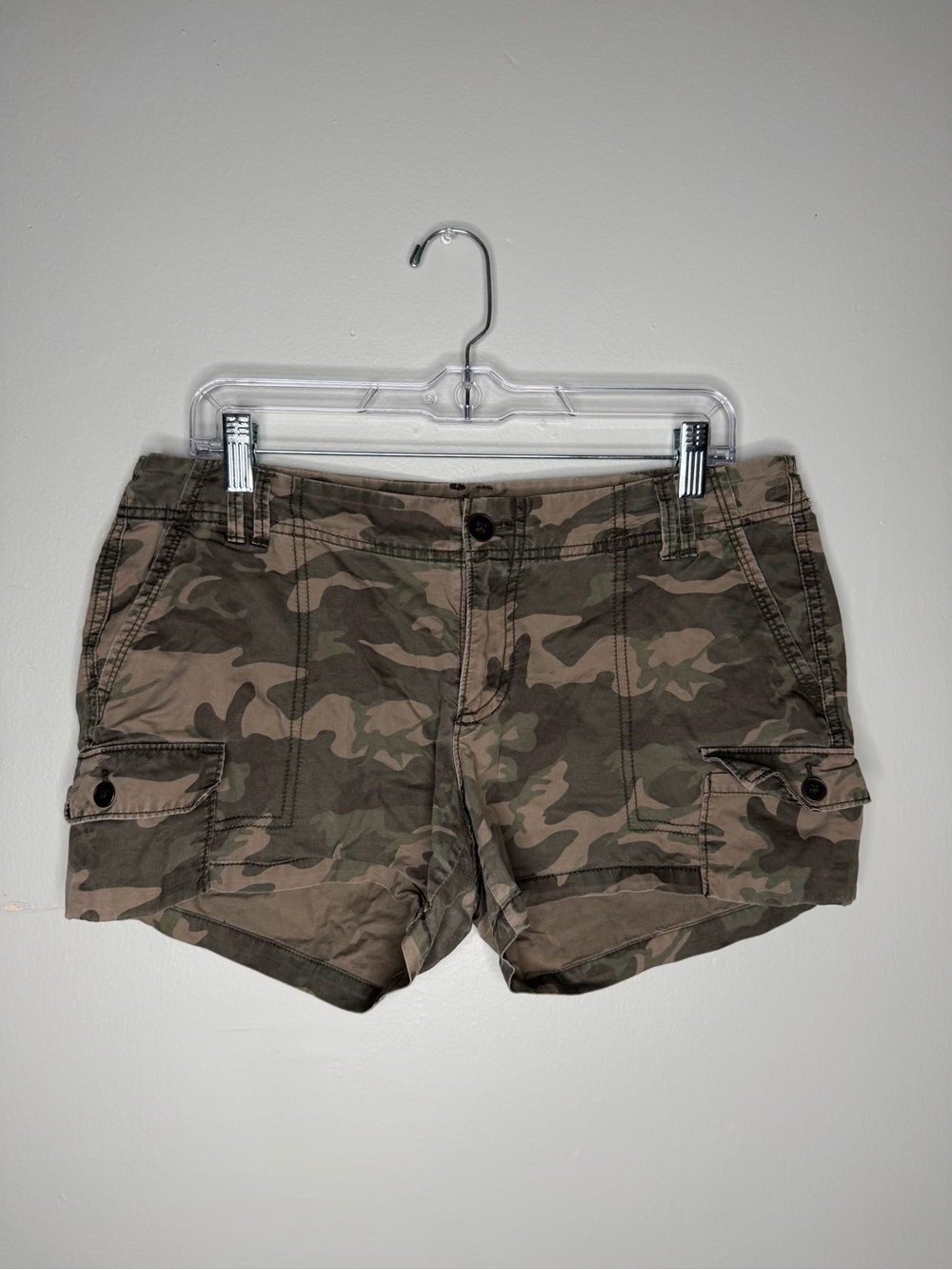 Old Navy Womens Camo Cargo Mini Shorts Size 10 Green Camo Flap Pocket Mid Rise